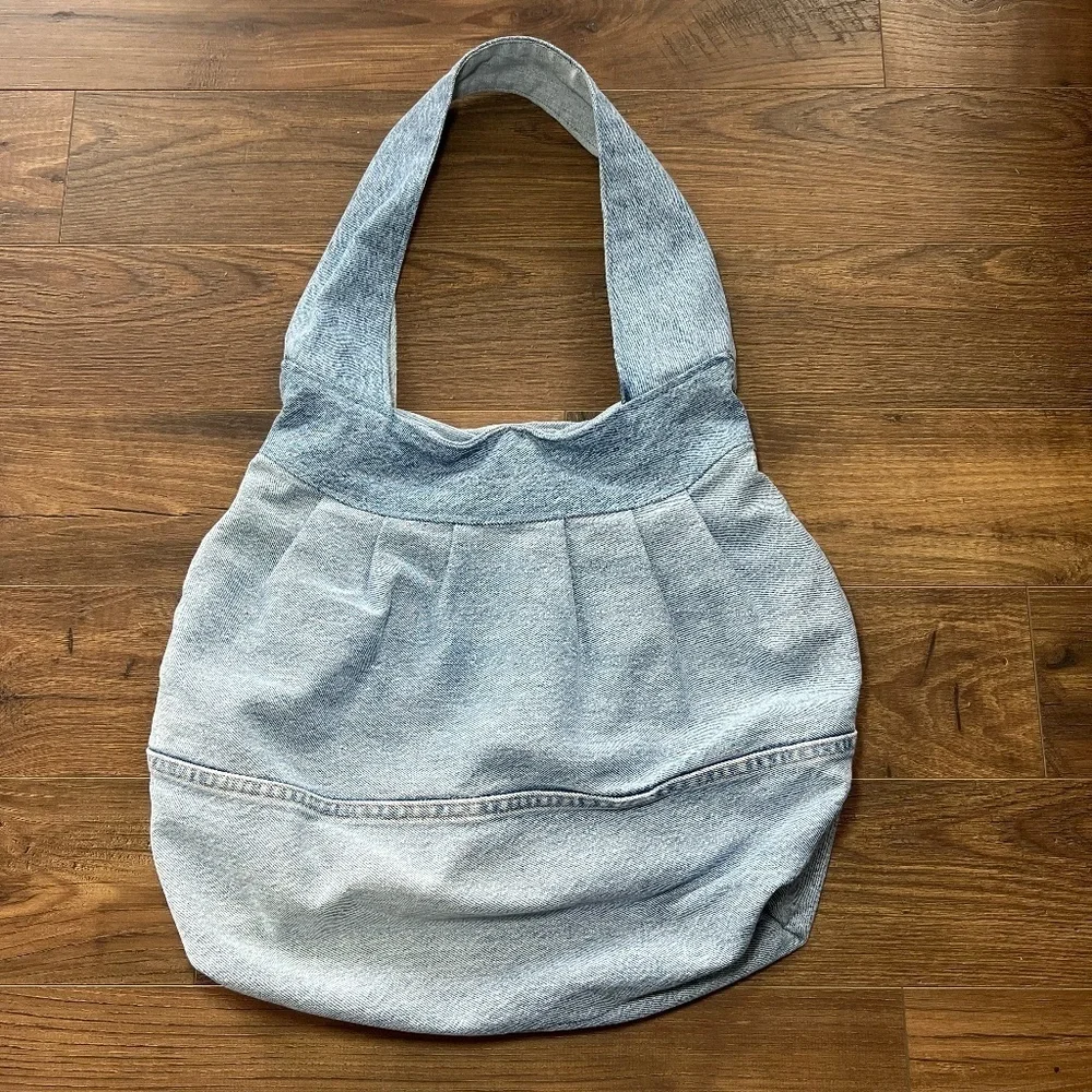 Denim Purse Tote Bag Light Wash Jean Lined Clasp Hobo Travel Inner Pocket Pleats